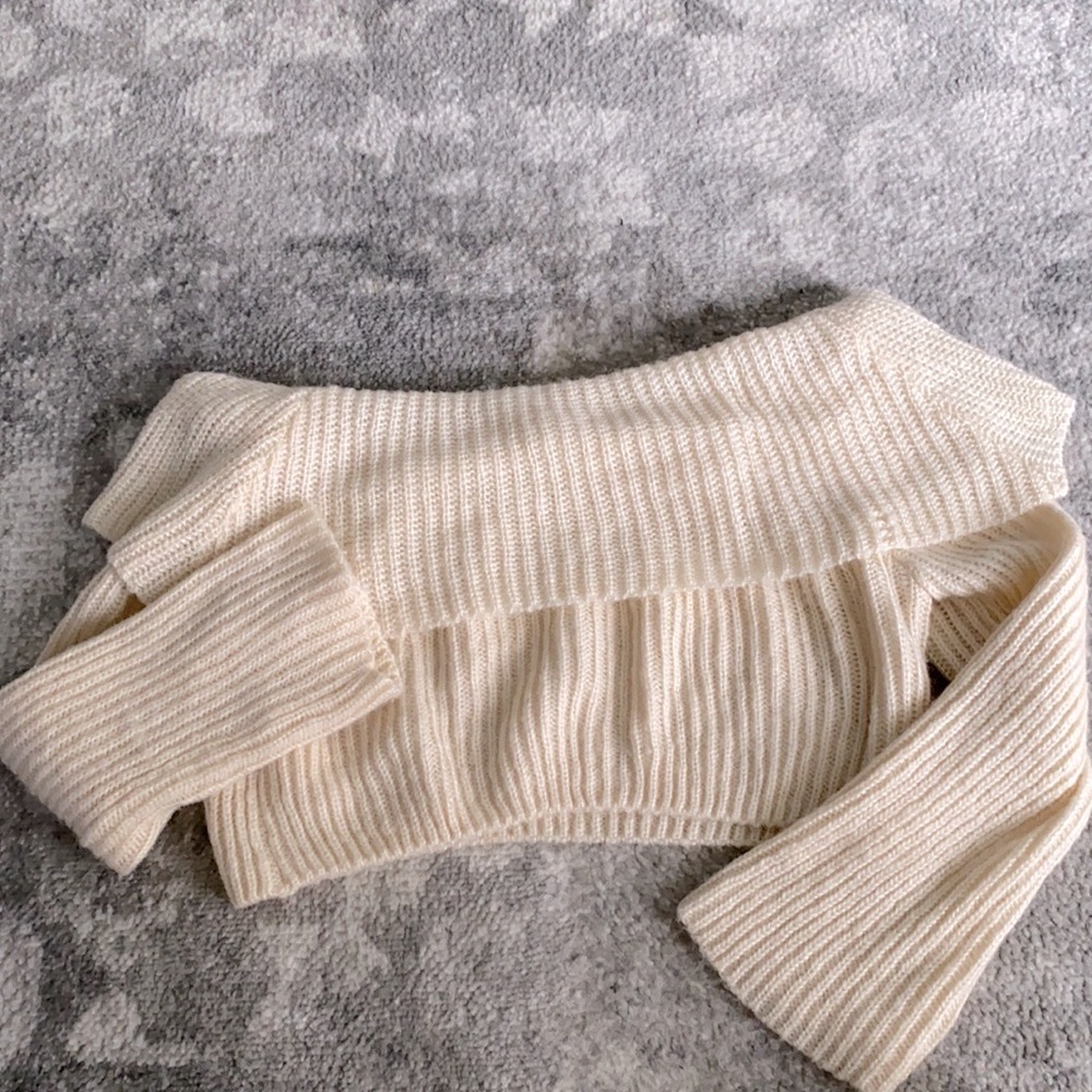 Sweater crop top